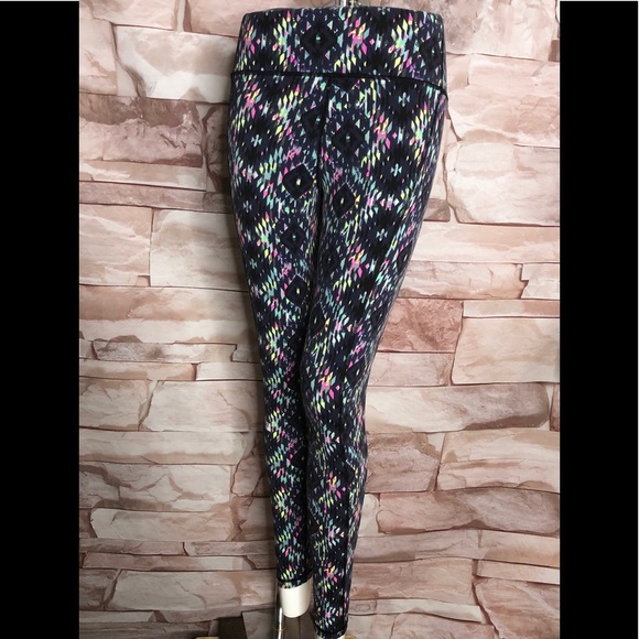 Victoria's Secret Pants - Victoria’s Secret VSX Sport legging size M